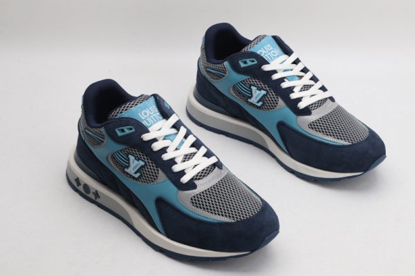 A single athletic sneaker in shades of navy blue