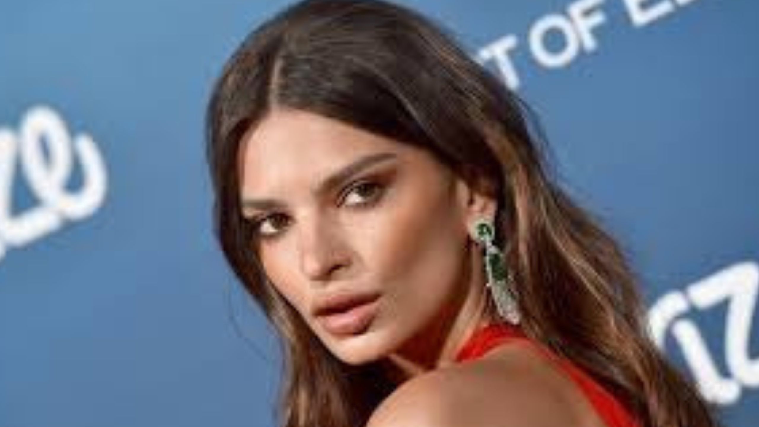 How Emily Ratajkowski and Gigi Hadid Are Killing the Chunky Sneaker Era